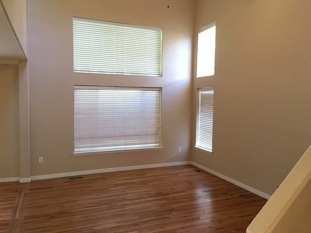 10379 Ravenswood Way - Photo 2 of 11