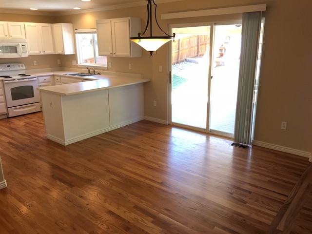 10379 Ravenswood Way - Photo 3 of 11