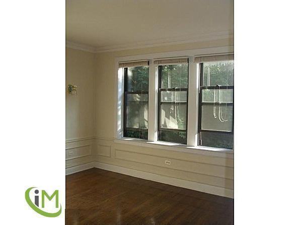 530 W Addison St #0321