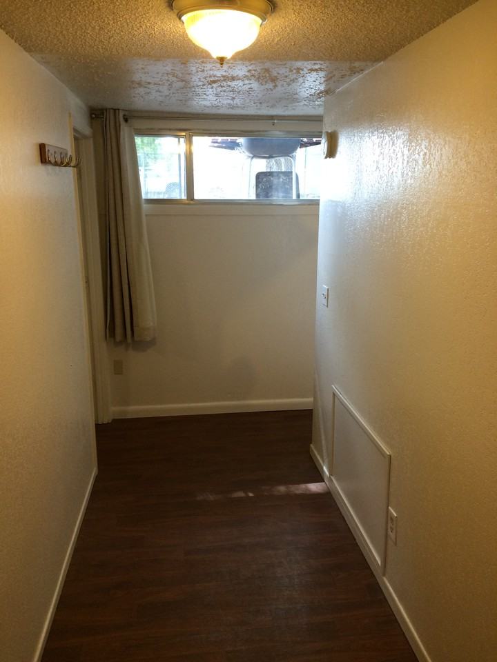 516 Avenue E #2 - Photo 2 of 6