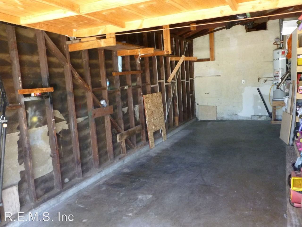 2210 W Cameron St - Photo 3 of 9