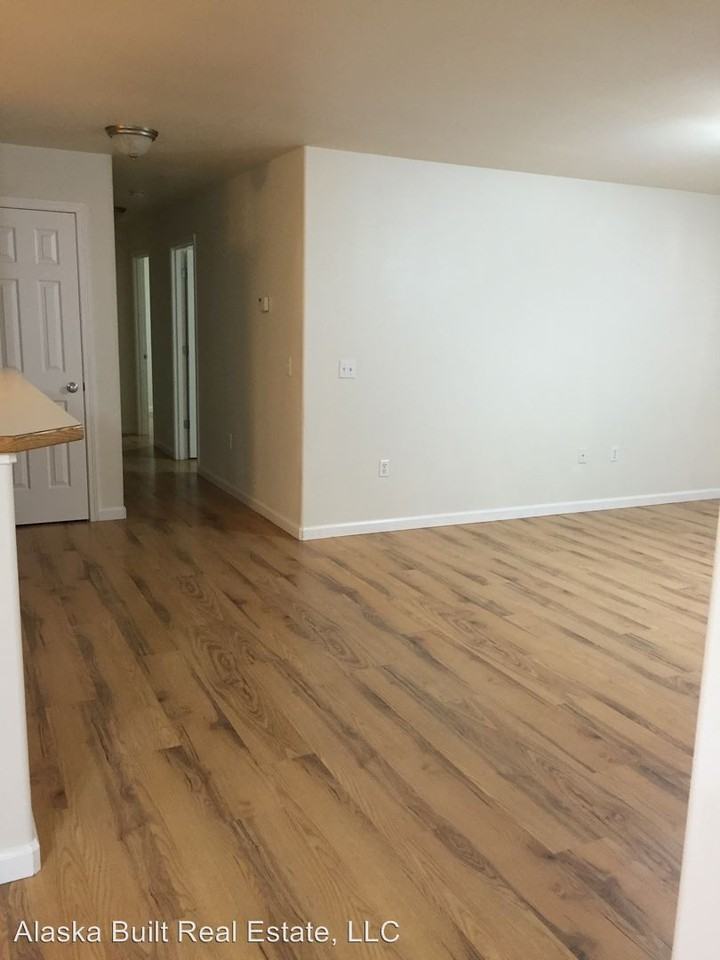 6589 Bassel Cir - Photo 3 of 14