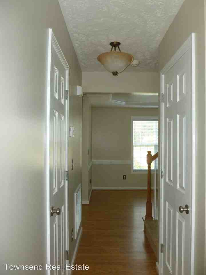 717 Lenoir Dr - Photo 2 of 18