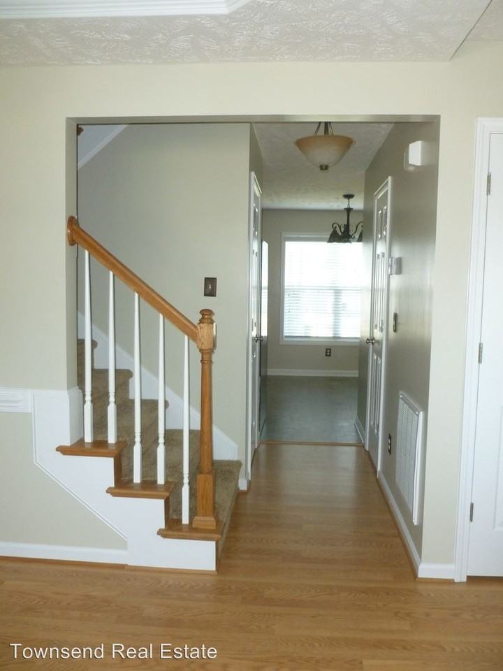 717 Lenoir Dr - Photo 3 of 18
