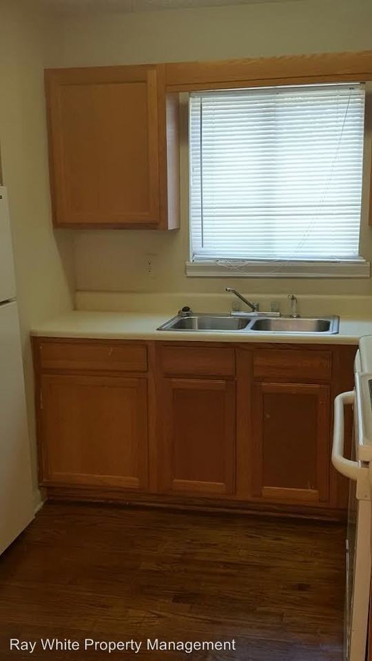 1901 Dunlap Ave #C - Photo 2 of 7