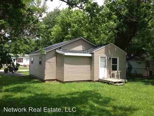 201 Lynn St - Photo 2 of 7