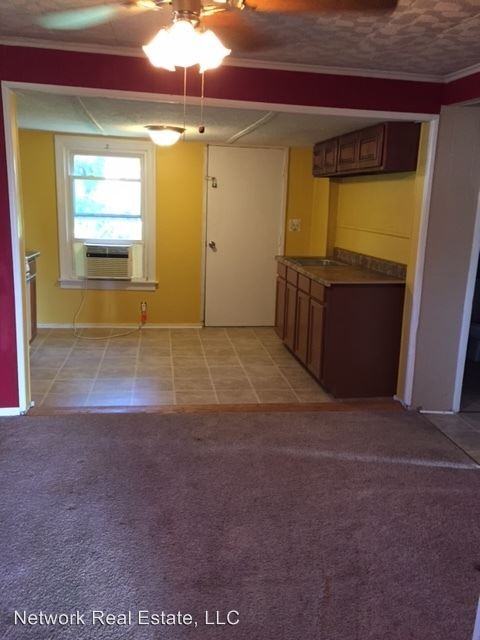 201 Lynn St - Photo 3 of 7