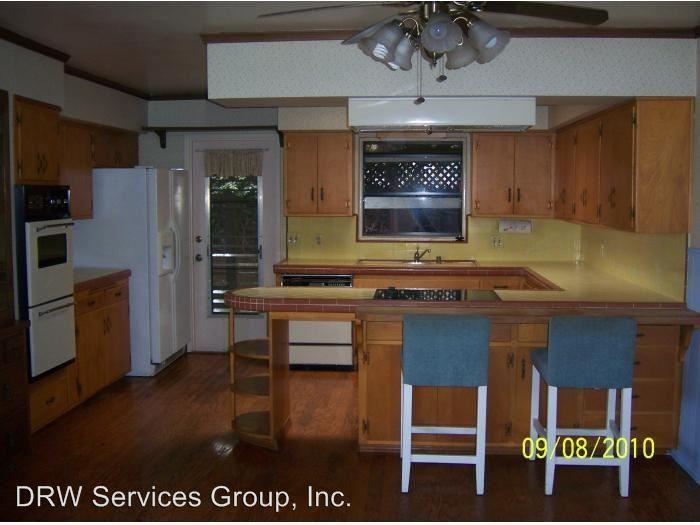 76 Glover Ct - Photo 3 of 4