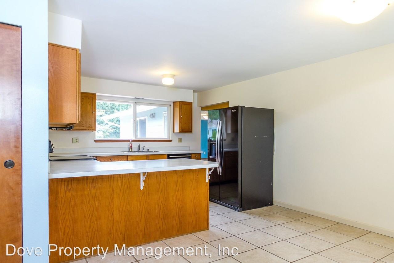 372 Insel Rd - Photo 3 of 12