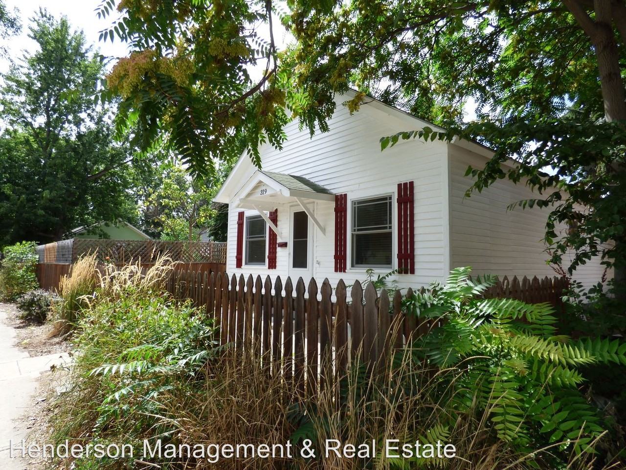 319 Peterson St - Photo 2 of 7