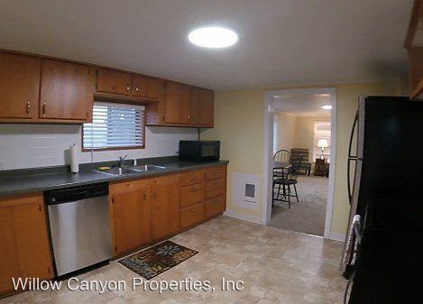 1872 NE Brown Dr - Photo 3 of 9