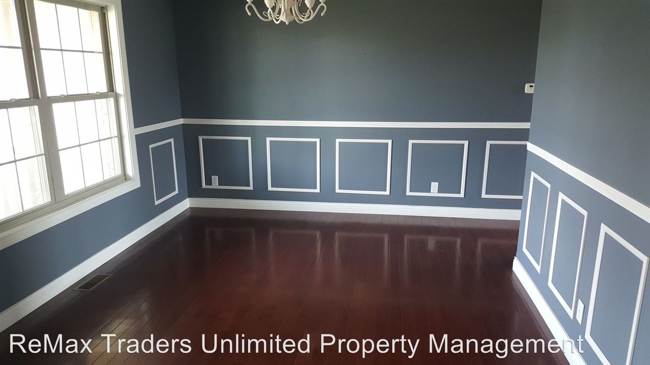 10615 N Glenfield Dr - Photo 2 of 17