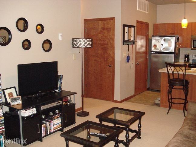 Strasser Landing Apartments - Photo 3 of 8