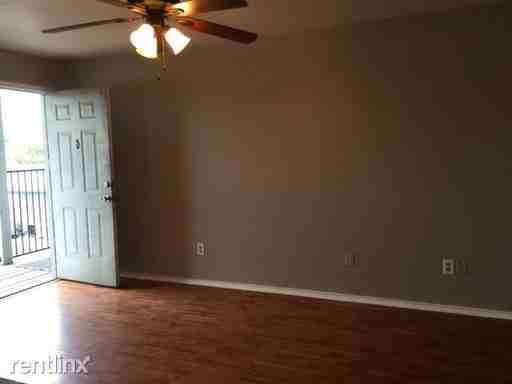 8447 Reed Rd - Photo 2 of 7