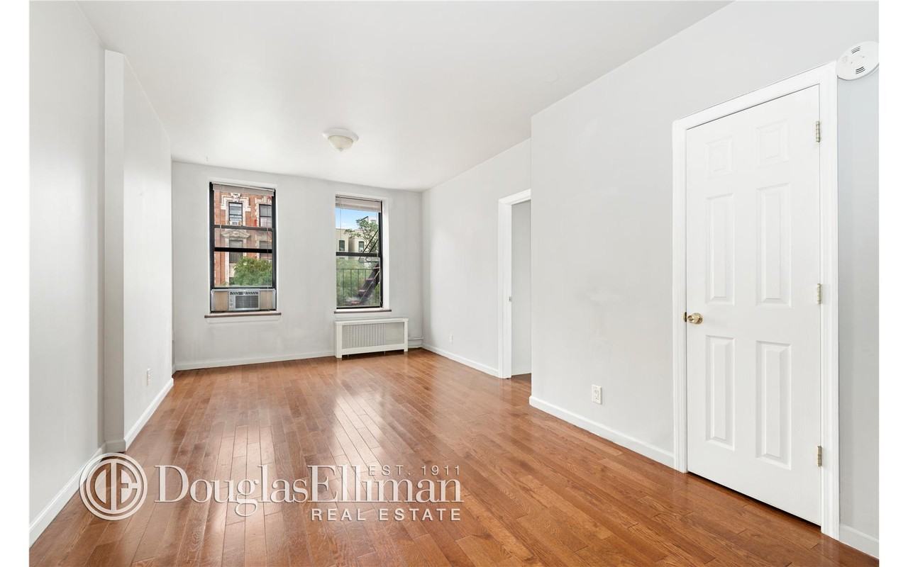 366 W 116th St #4A