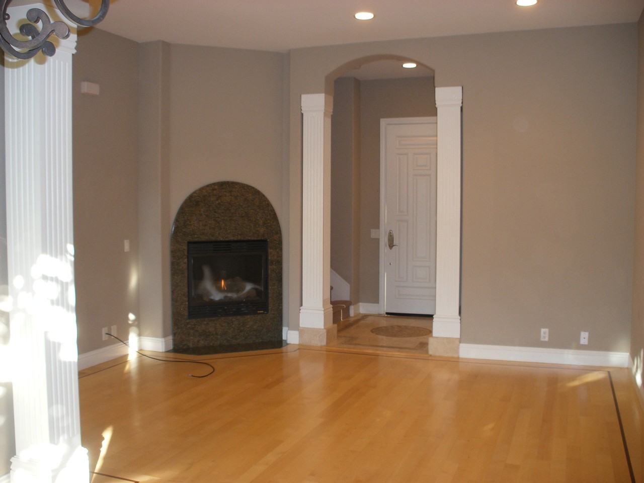 2737 Montavo Place - Photo 3 of 18