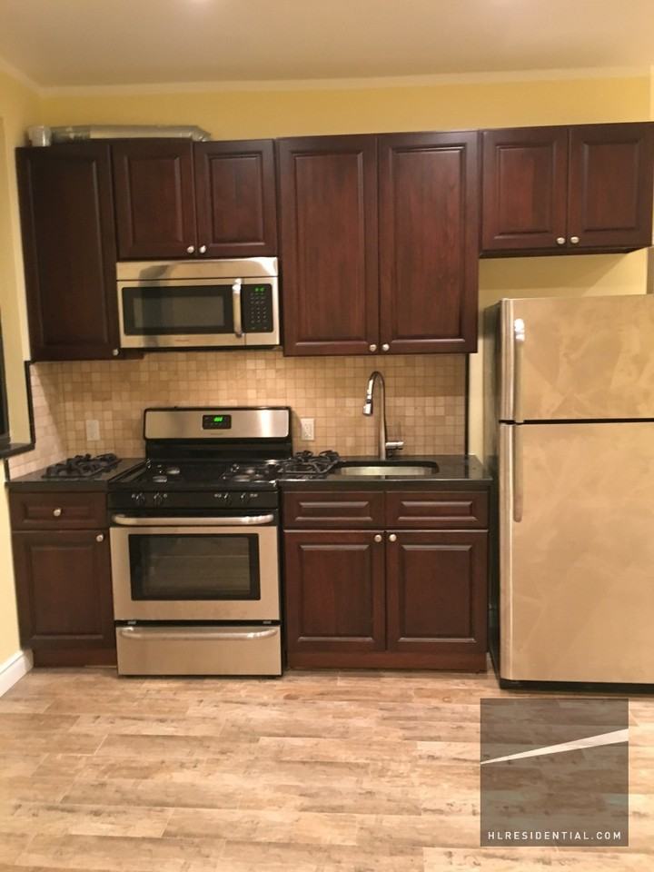 25-83 44 St #3 - Photo 2 of 5