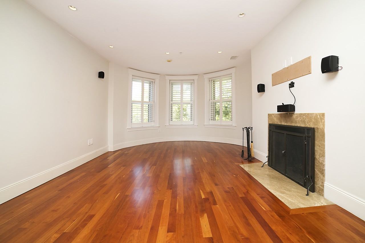 17 Durham St #5 - Photo 2 of 22