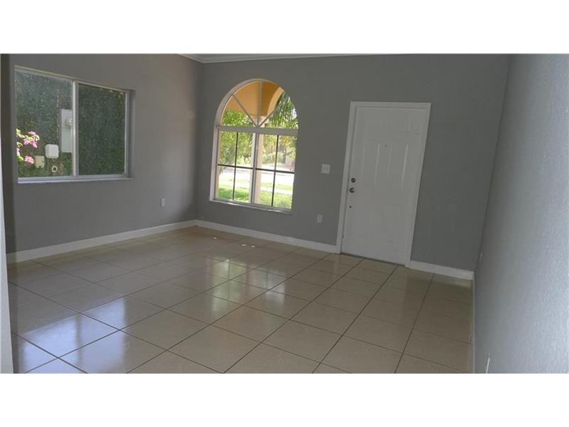 1858 SW 155th Ave - Photo 2 of 8