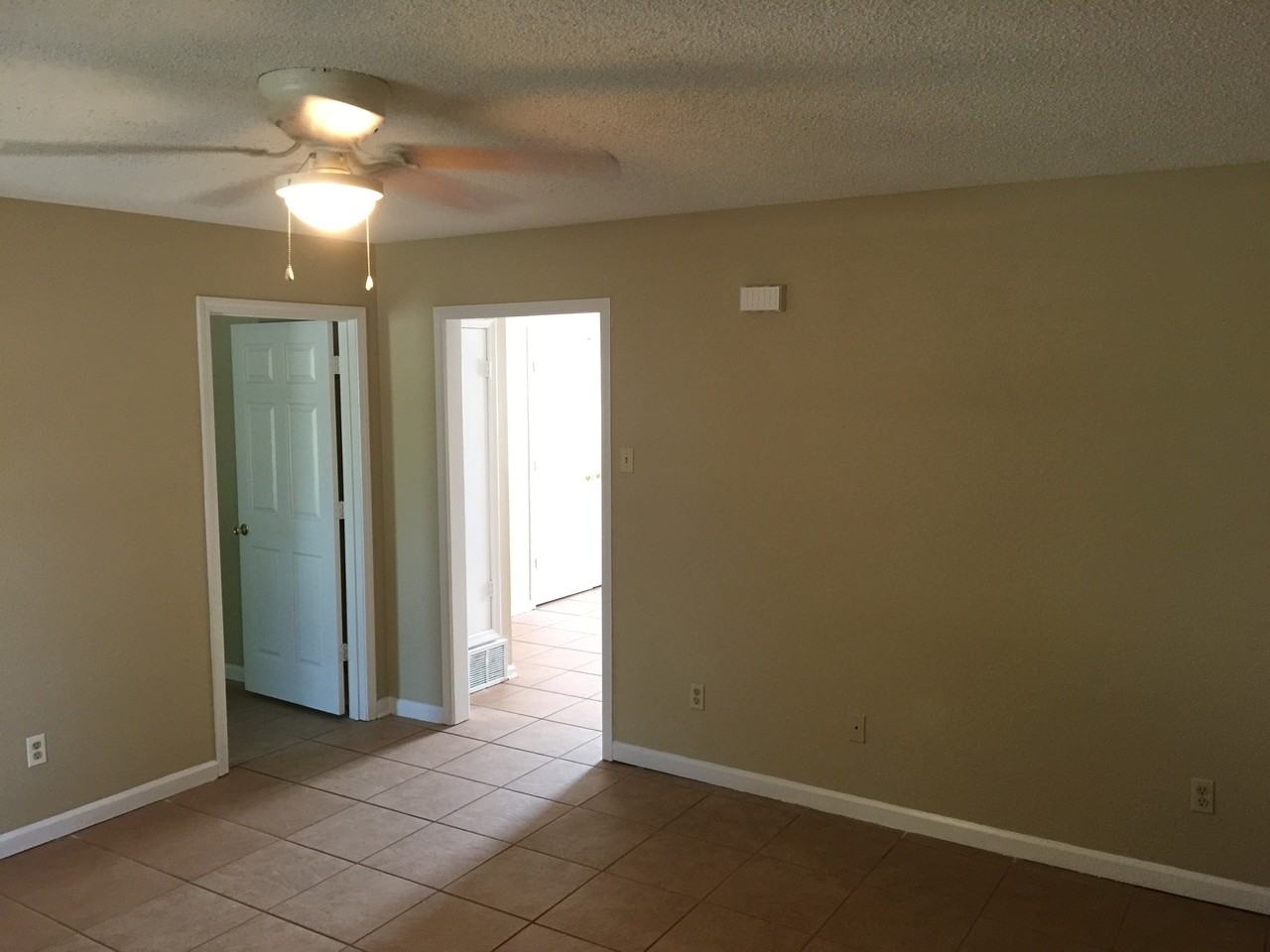 261 Gracewood St - Photo 2 of 5