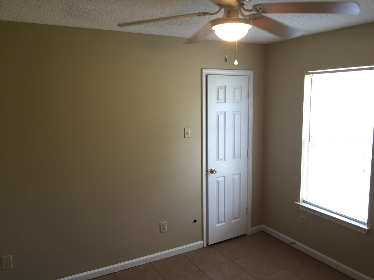 261 Gracewood St - Photo 3 of 5