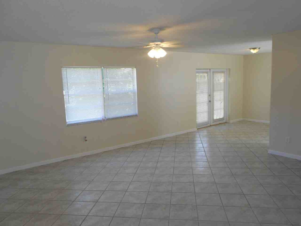 417 Regal Park Dr - Photo 3 of 14