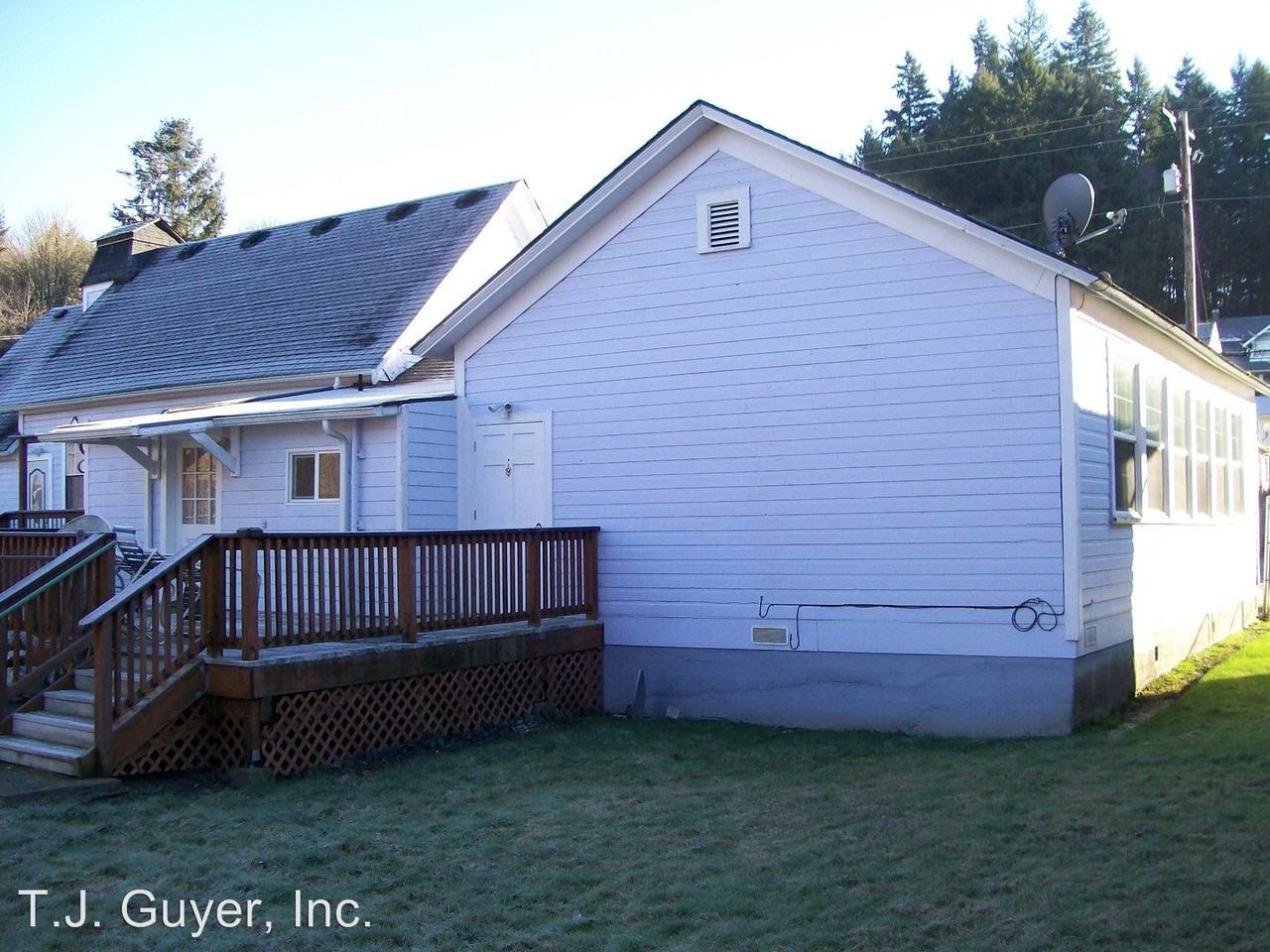 401 SE 1st St - Photo 2 of 15