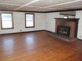 14757 Southlake Dr - Photo 3 of 8