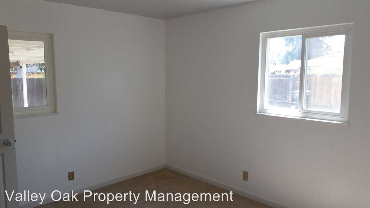 1310 Mt Vernon Dr - Photo 3 of 4