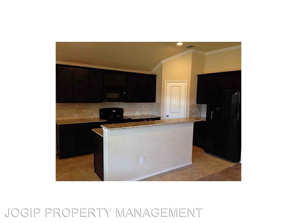 1209 Nocona Dr - Photo 2 of 4