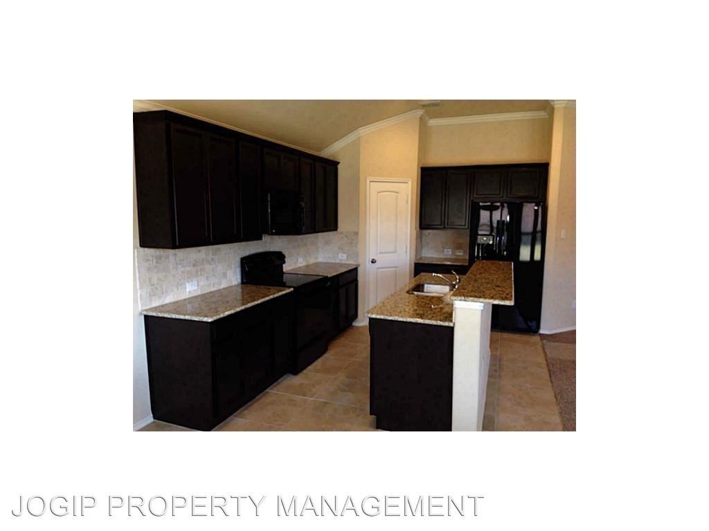 1209 Nocona Dr - Photo 3 of 4