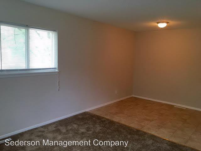 9203 W 83rd St - Photo 3 of 8