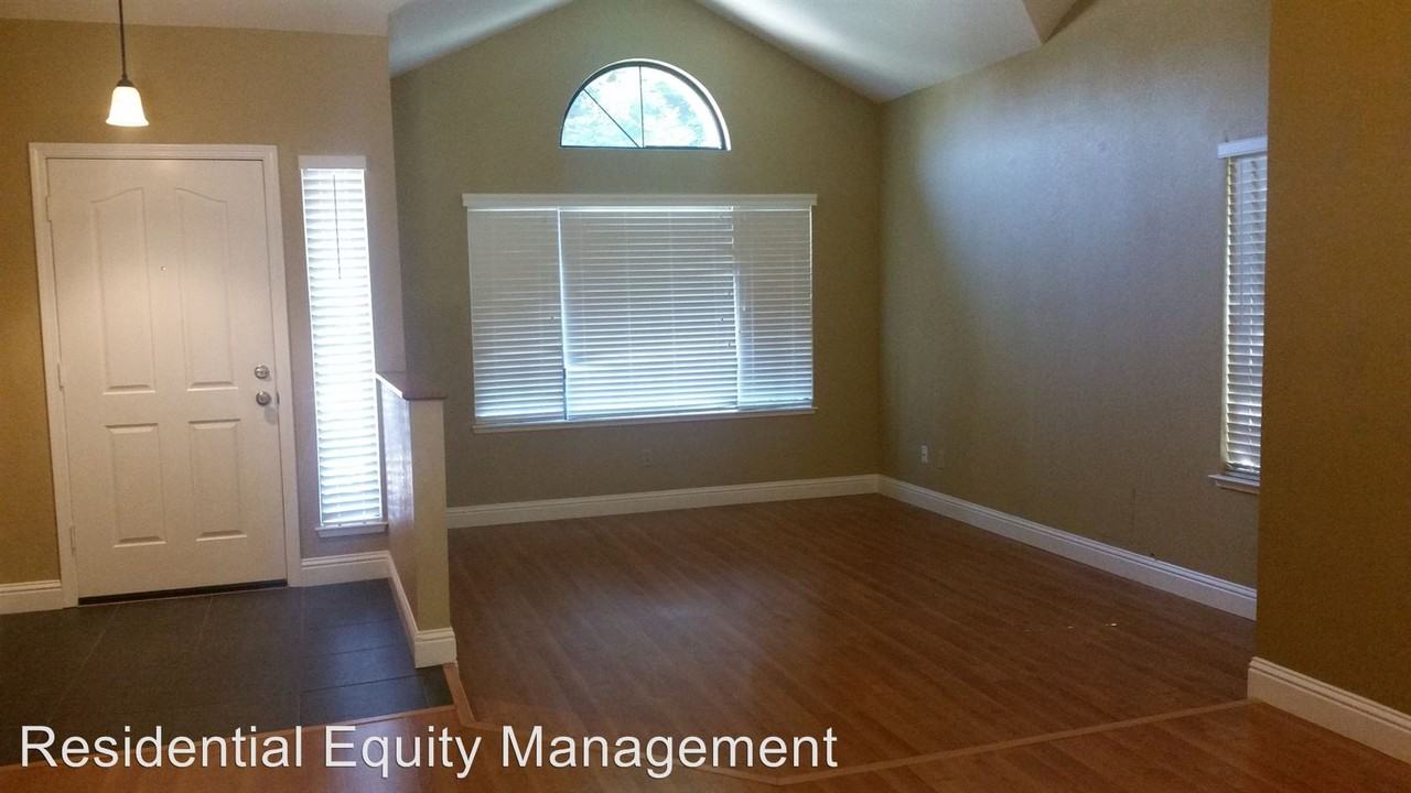 1395 Greenborough Dr - Photo 2 of 11