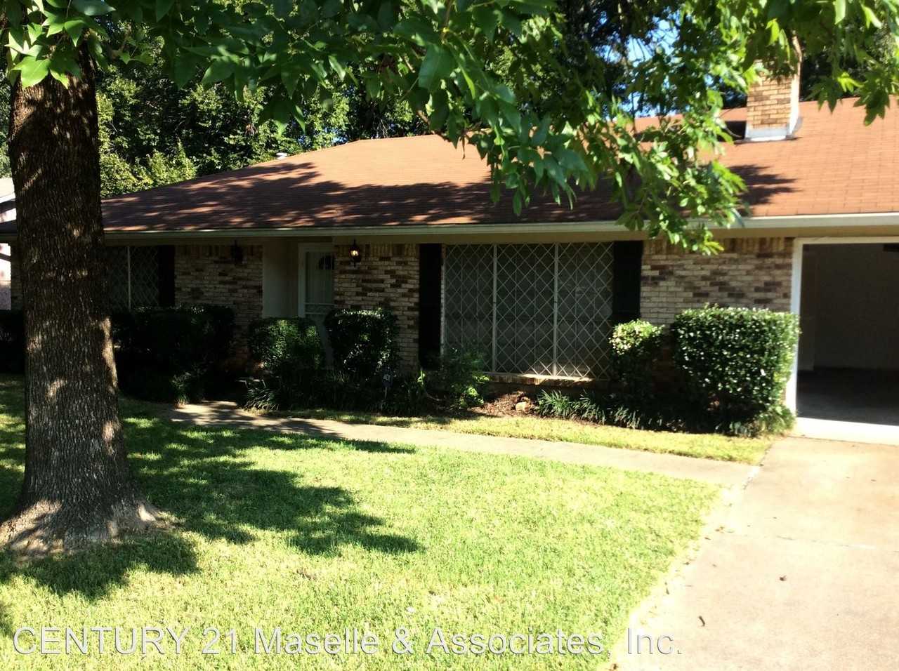 1519 Twin Oaks Dr - Photo 2 of 7