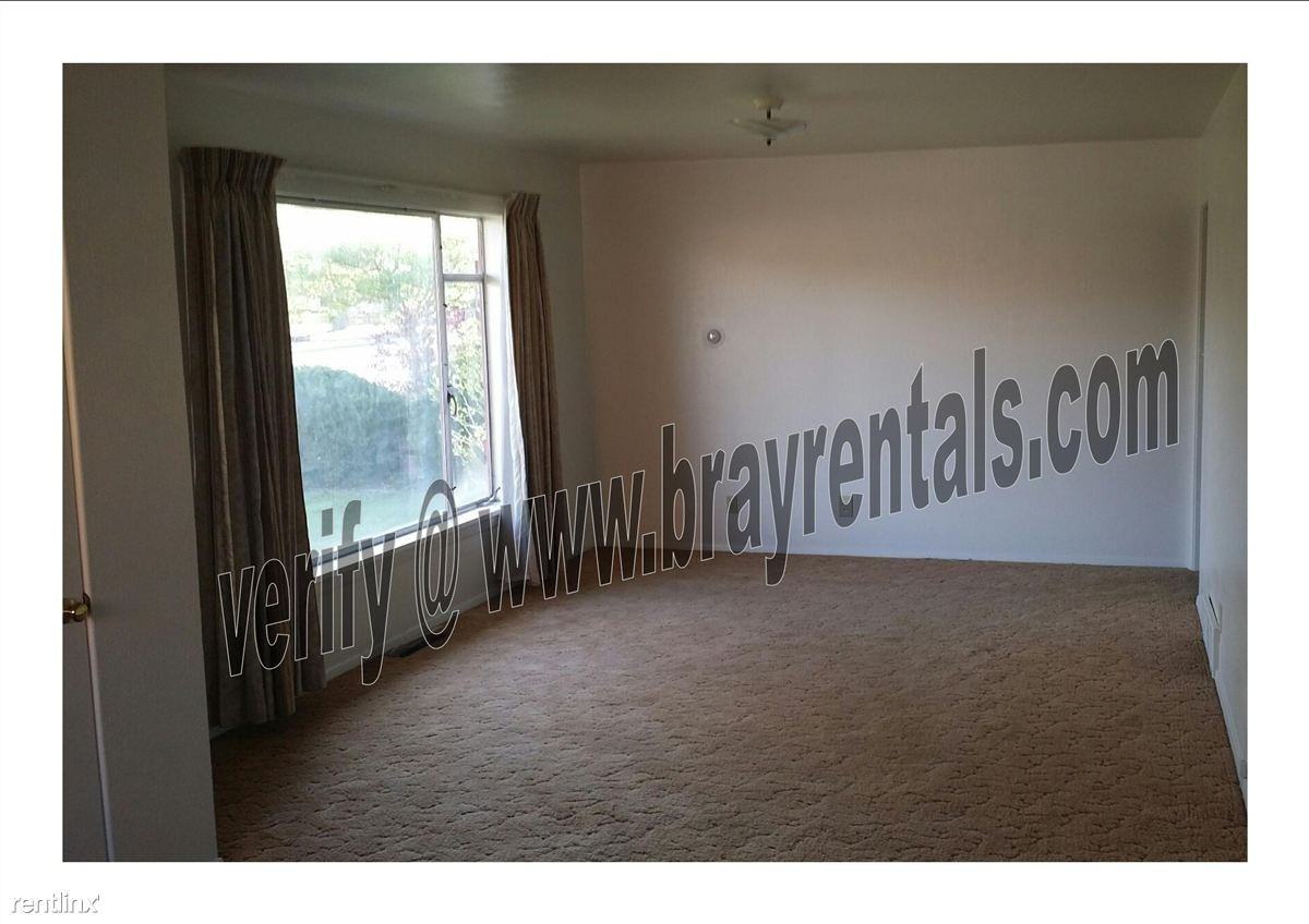 111 Orchard Ave - Photo 2 of 7