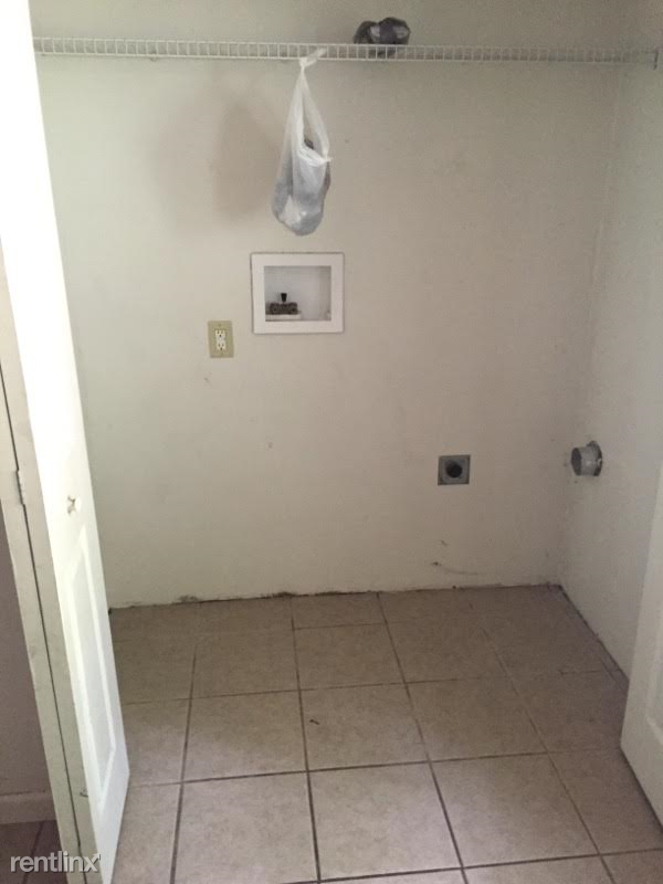615 N Centre St #2 - Photo 2 of 8