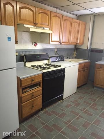 1119 W Market St - Photo 3 of 11