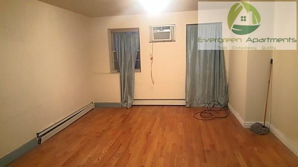 438 Franklin Avenue - Photo 2 of 7