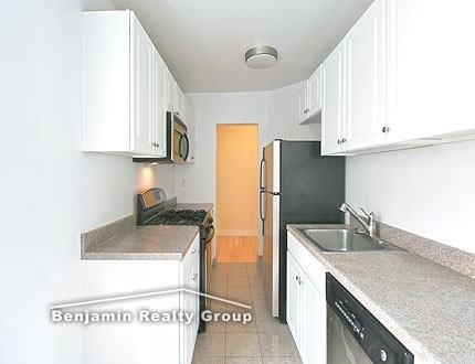 11880 Metropolitan Ave 5A - Photo 2 of 12