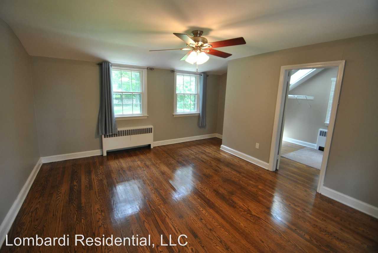 92 S Ithan Ave - Photo 3 of 6