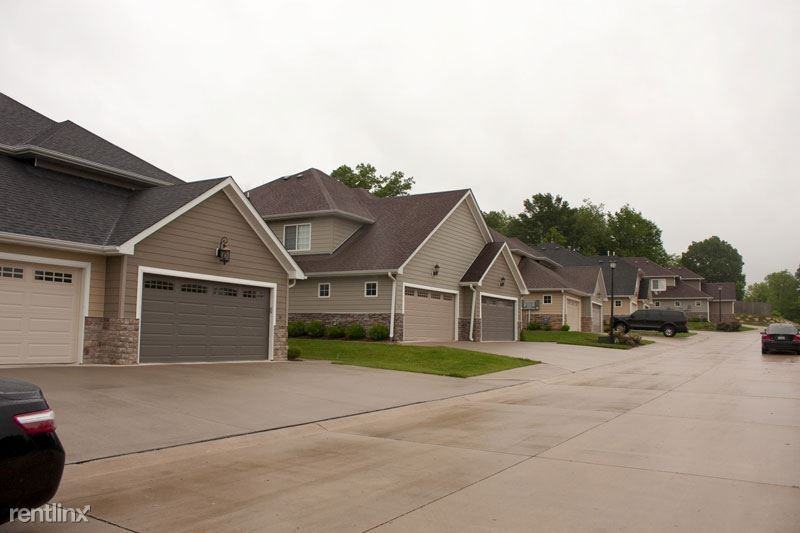 Coventry Pointe Condominiums - Photo 2 of 10