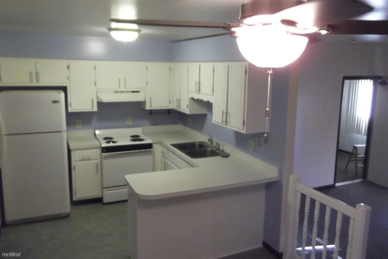 1703 N Broad St - Photo 3 of 6