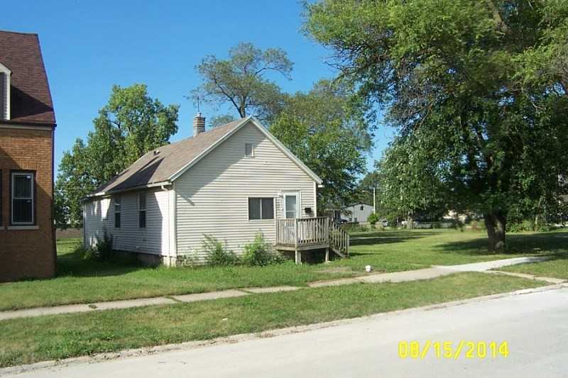 606 E 152nd St - Photo 3 of 3