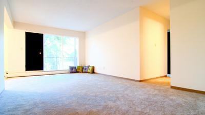 1953 1 Ave W - Photo 3 of 6