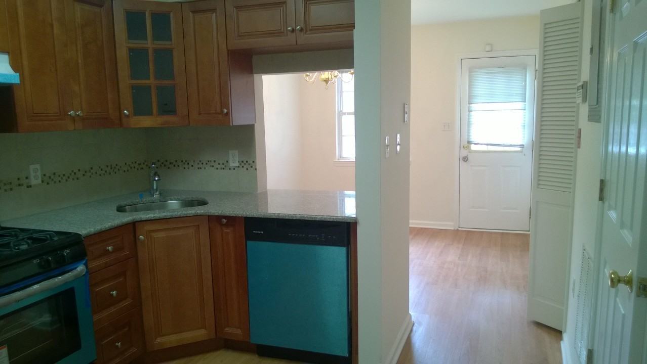 163 Prince St - Photo 3 of 8