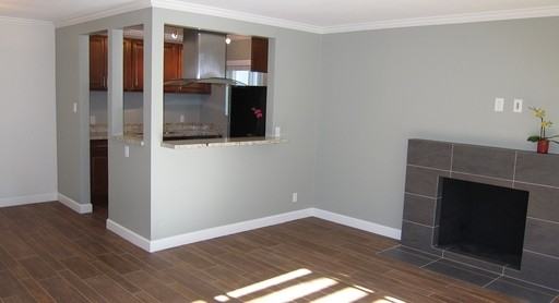 1131 Laguna Ave - Photo 3 of 15