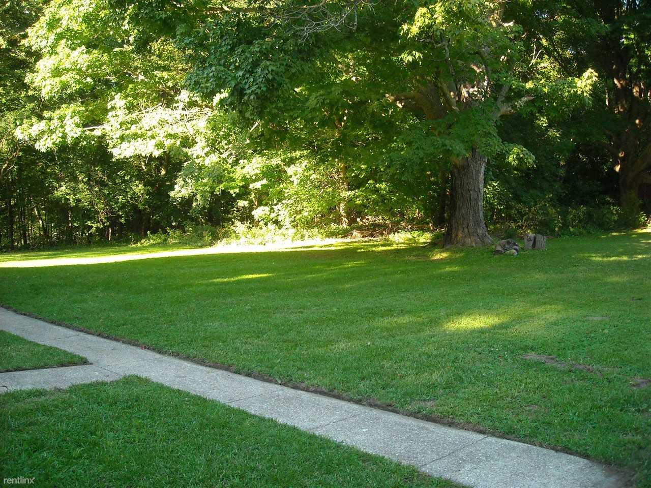 13296 Grand River Dr SE - Photo 3 of 11