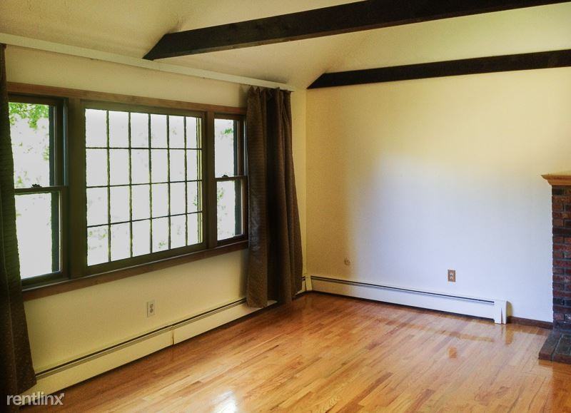 560 Liberty Square Rd - Photo 2 of 10