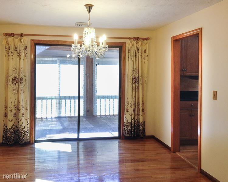 560 Liberty Square Rd - Photo 3 of 10