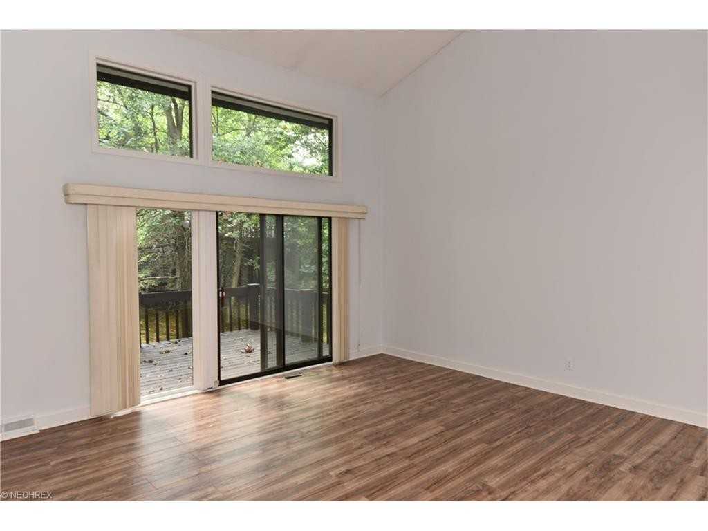 6889 Woodwalk Dr #46 - Photo 3 of 27